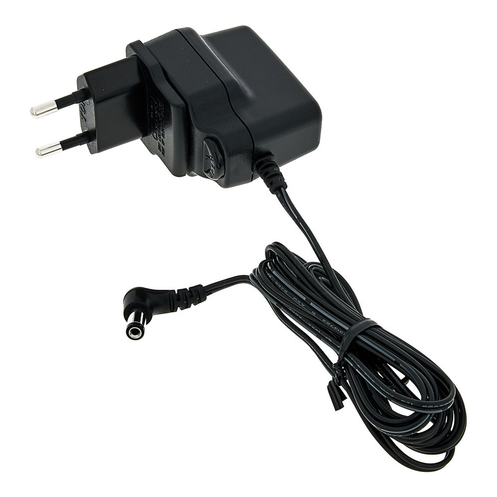 ECB003EU Adattatore AC 9V(+B)