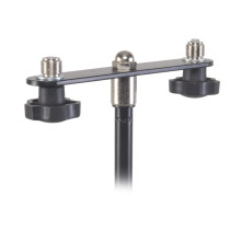 Supporto in acciaio con aggancio per 2 supporti microfonici.