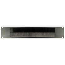 Pannello rack 19" a 2U con spazzole per il passaggio di connettori e cavi.