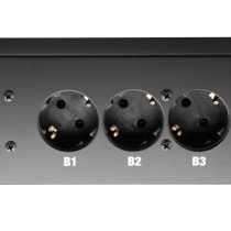 Adam Hall Cables RACK PDU 9SS