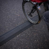 Defender XPRESS 100 BLK RETAIL