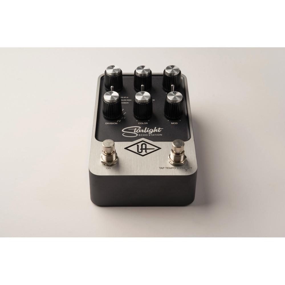 UAFX Starlight Echo Station Stereo Delay Pedal