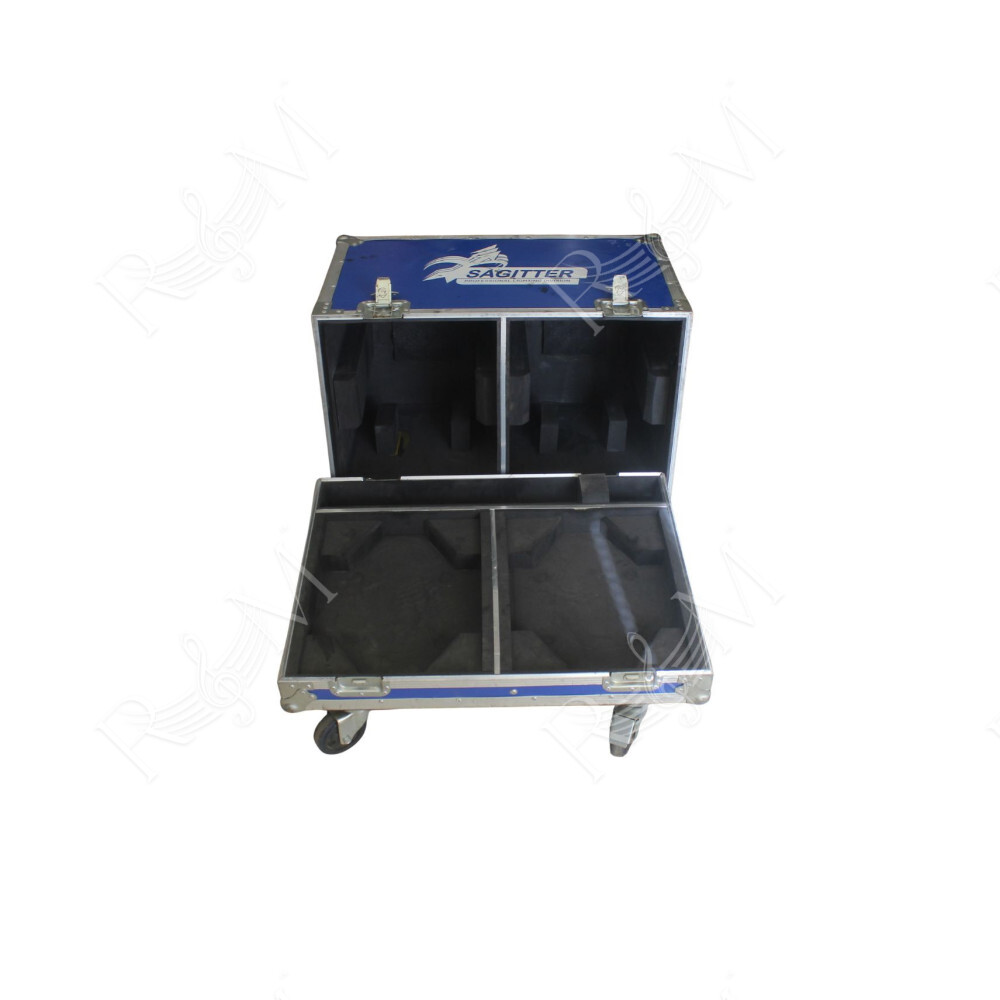 FLIGHT CASE SAGITTER CON RUOTE PER 2 TESTE MOBILI Dimensioni: L73xP55xH50cm Col. Blu - Usato